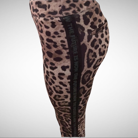 Cambio “The Future is Now” Pull-on Leopard Pant - Picture 4 of 14